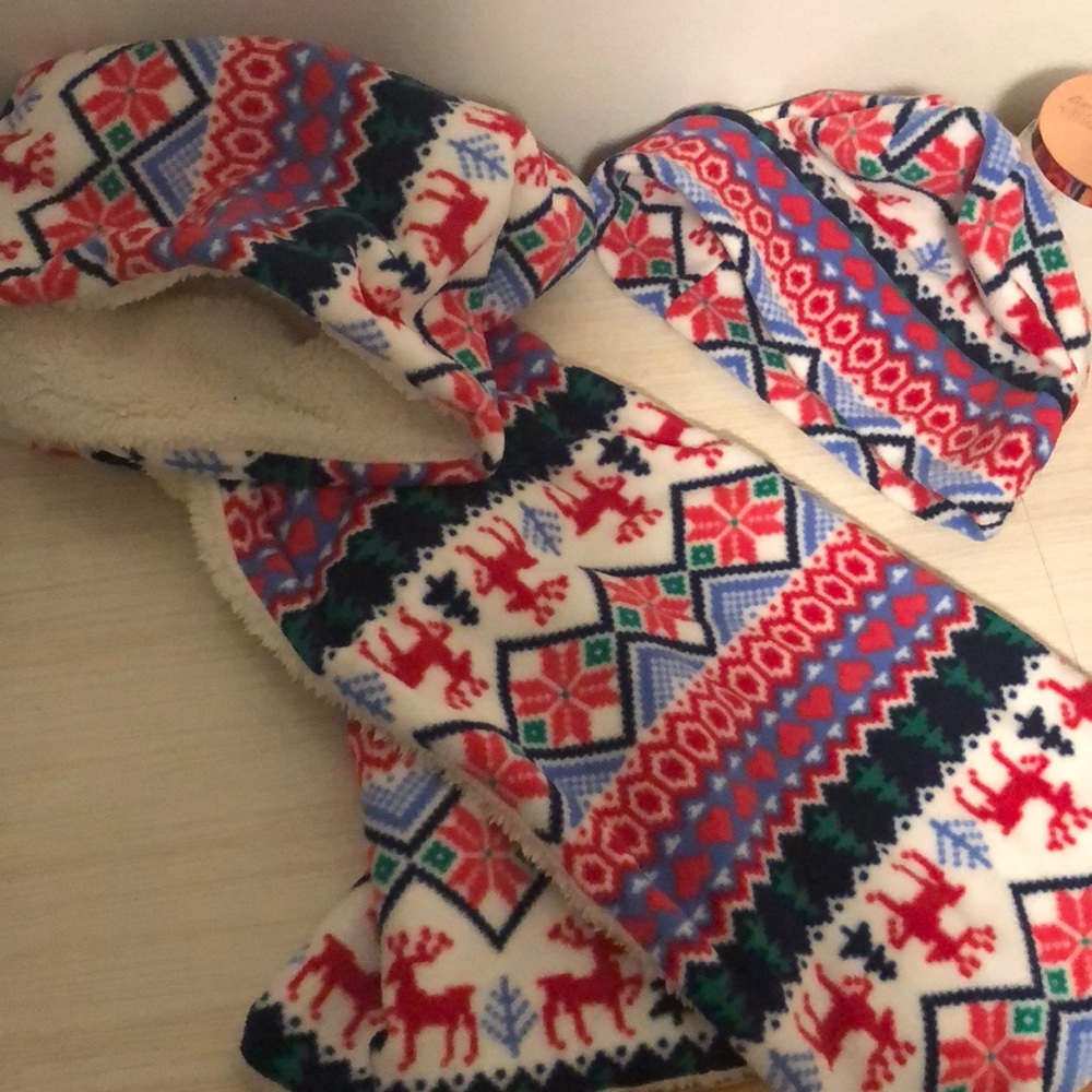 Winter scarf with matching hat